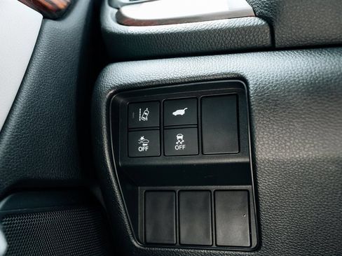 Used 2017 Honda CR-V Touring image 29
