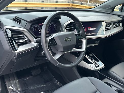 Used 2022 Audi Q4 e-tron Premium Plus w/ Premium Plus image 18