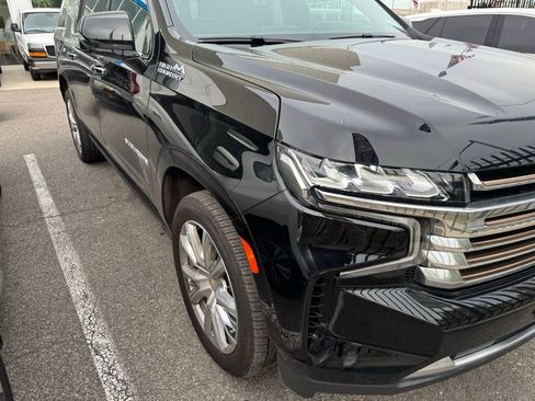 Used 2023 Chevrolet Suburban High Country AWD/4WD image 2