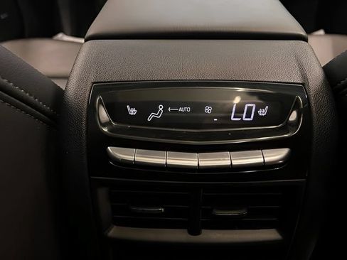 Certified 2023 Cadillac XT5 Premium Luxury w/ Technology Package AWD/4WD image 12