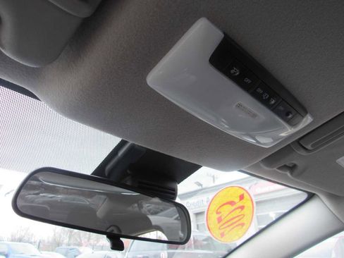 Used 2025 Nissan Versa SV image 17