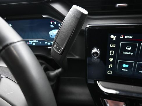 Used 2024 GMC Sierra 2500 AT4 w/ AT4 Premium Plus Package image 18