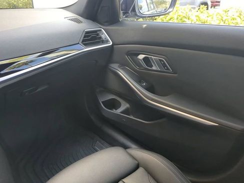 Used 2019 BMW 330i Sedan w/ Convenience Package image 17