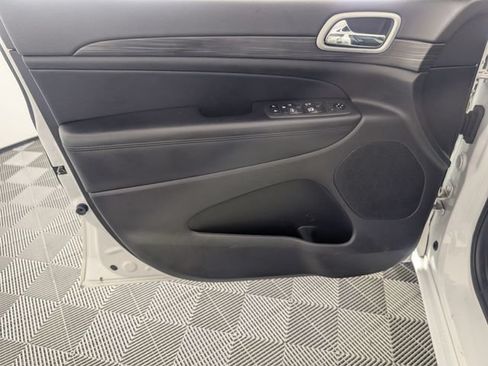 Certified 2021 Jeep Grand Cherokee Laredo X RWD image 10