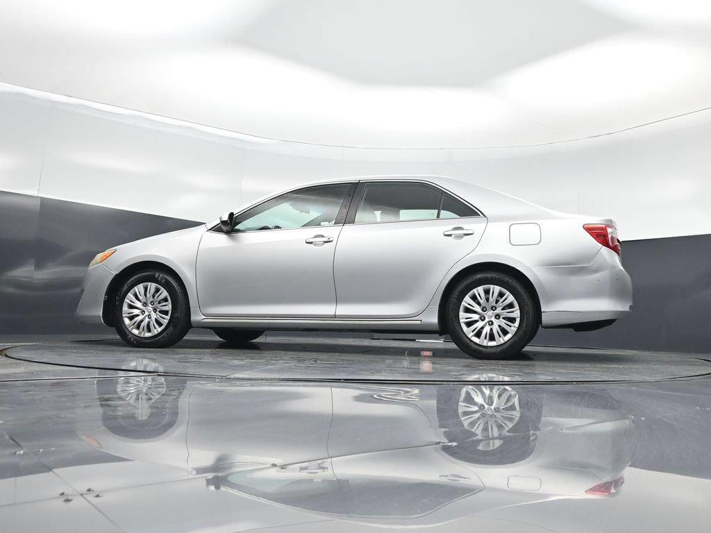 Used 2014 Toyota Camry LE FWD image 46
