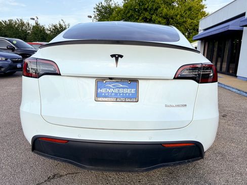 Used 2022 Tesla Model Y Performance AWD/4WD image 3