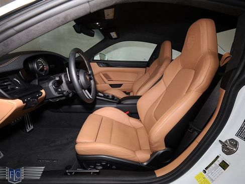 Used 2024 Porsche 911 GT3 RWD image 19