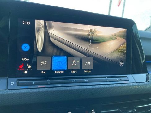 Used 2022 Volkswagen GTI SE image 19