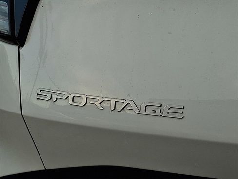 Certified 2024 Kia Sportage LX image 16