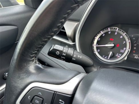 Used 2022 Toyota Highlander XLE image 25