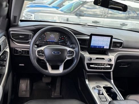 Used 2023 Ford Explorer XLT w/ Equipment Group 202A AWD/4WD image 5