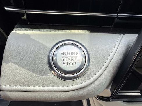 New 2026 Lincoln Nautilus Premier AWD/4WD image 28