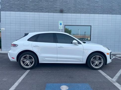 Used 2022 Porsche Macan image 2