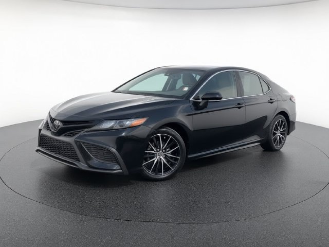 Used 2024 Toyota Camry SE w/ Convenience Package FWD image 1