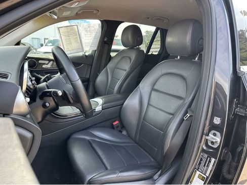 Used 2022 Mercedes-Benz GLC 300 image 5