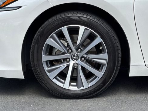 Certified 2021 Lexus ES 300h w/ Accessory Package 2 FWD image 36