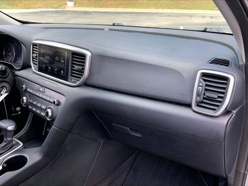 Used 2020 Kia Sportage LX FWD image 13