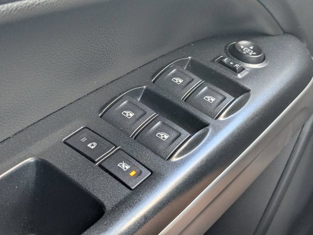 Used 2022 Chevrolet Colorado LT RWD image 18