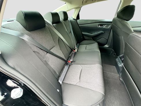Certified 2025 Honda Accord LX image 19