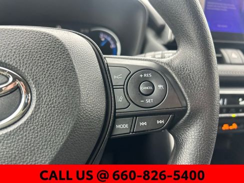 Used 2025 Toyota RAV4 XLE image 16