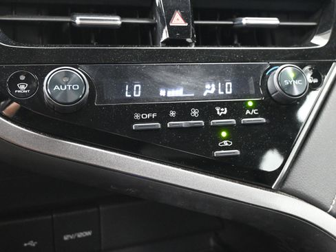 Certified 2024 Toyota Camry SE FWD image 30