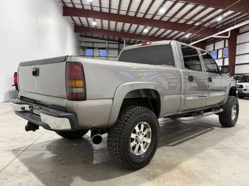 Used 2006 GMC Sierra 2500 SLT w/ Heavy-Duty Power Package image 8