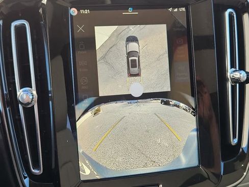 New 2026 Volvo XC40 B5 Plus w/ Protection Package Premier image 22