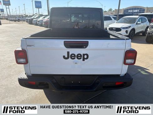 Used 2025 Jeep Gladiator Sport AWD/4WD image 5