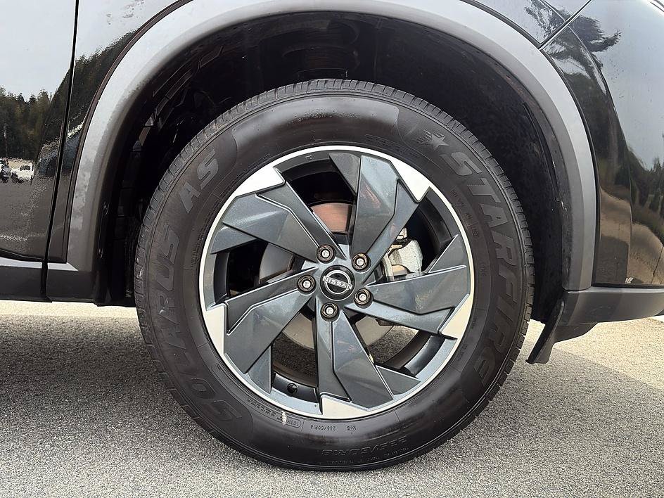 Certified 2024 Nissan Rogue SV AWD/4WD image 12