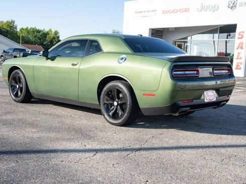 Used 2023 Dodge Challenger SXT image 3
