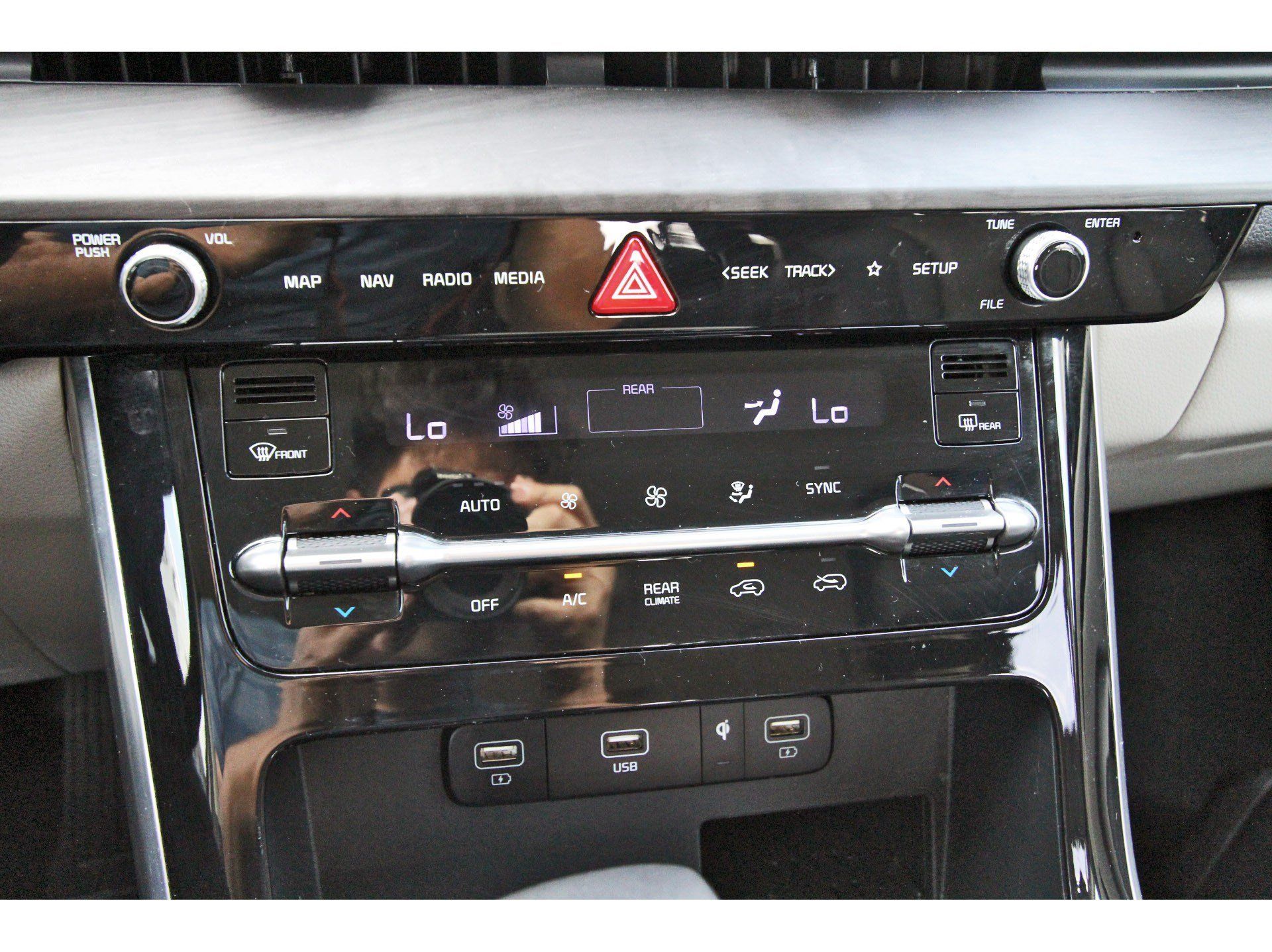 Certified 2022 Kia Carnival SX FWD image 30