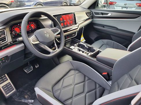 New 2026 Volkswagen Atlas Peak Edition image 8