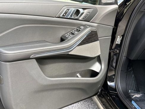 New 2026 BMW X5 xDrive40i w/ M Sport Package AWD/4WD image 17