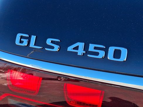 Certified 2026 Mercedes-Benz GLS 450 4MATIC image 33
