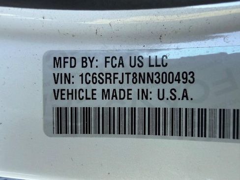 Used 2022 RAM 1500 Laramie AWD/4WD image 29