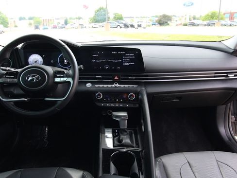 Used 2023 Hyundai Elantra Limited w/ Preferred Accessory Package FWD image 42