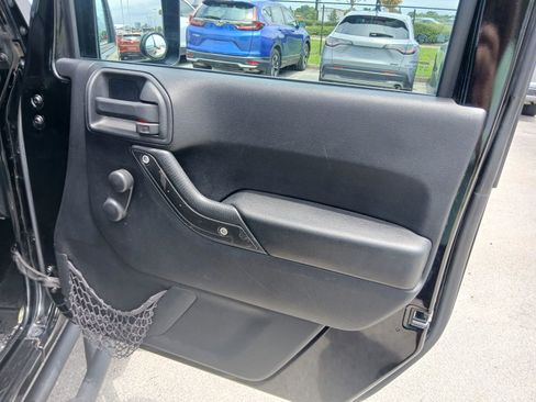 Used 2016 Jeep Wrangler Unlimited Sport AWD/4WD image 13