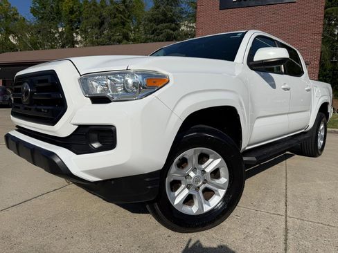Used 2019 Toyota Tacoma SR w/ SR Convenience Package image 1
