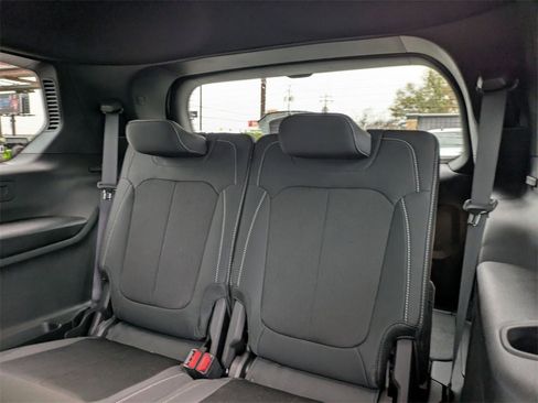 New 2025 Jeep Grand Cherokee L Laredo w/ Luxury Tech Group I image 27