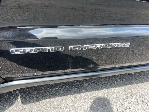 Used 2018 Jeep Grand Cherokee Limited w/ Trailer Tow Group IV image 11