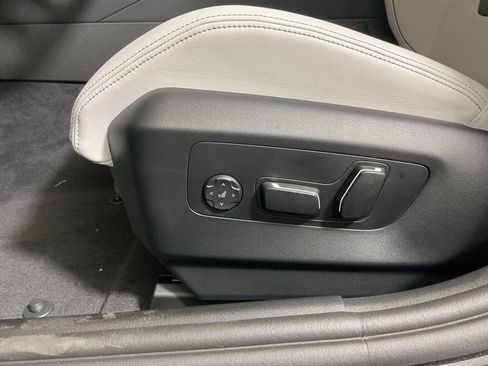 New 2026 BMW M5 w/ Executive Package image 23