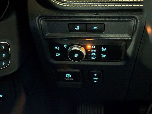 Used 2022 Ford Expedition Max Platinum image 18