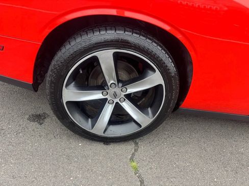 Used 2019 Dodge Challenger R/T RWD image 15