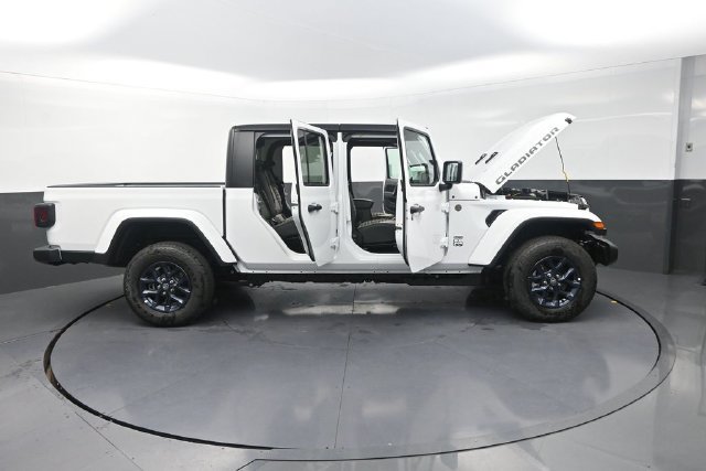 New 2026 Jeep Gladiator Sport AWD/4WD image 37