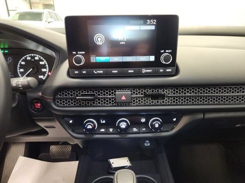 Certified 2025 Honda HR-V Sport image 13
