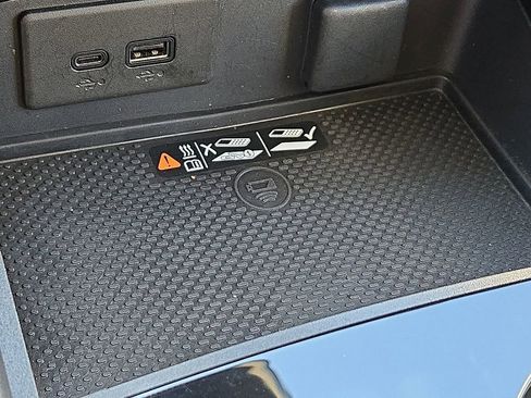 Used 2025 Buick Envision Preferred image 25