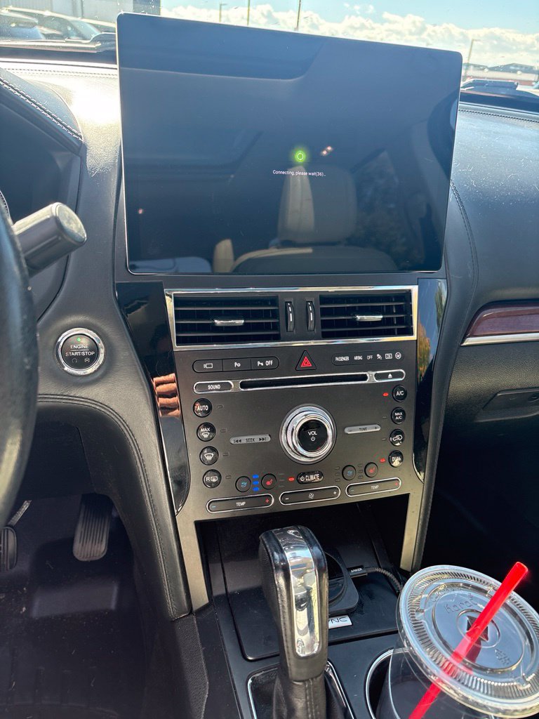 Used 2018 Ford Explorer Platinum AWD/4WD image 5
