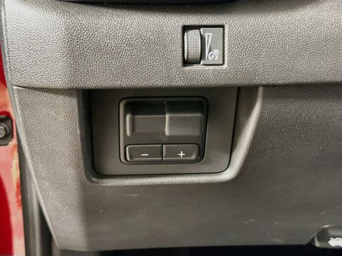 Used 2024 GMC Canyon AT4X AWD/4WD image 10