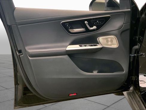 Used 2023 Mercedes-Benz GLC 300 4MATIC image 22