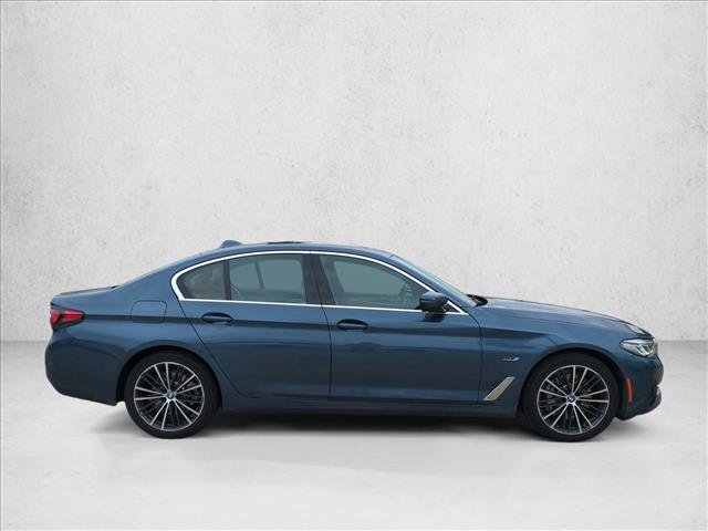 Used 2023 BMW 530e w/ Premium Package RWD image 4